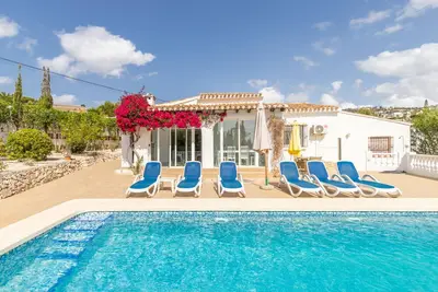 Image de Villa Andes avec Vue sur la mer, Piscine, Wi-Fi et Jardin