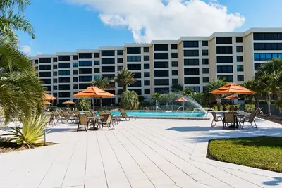 Image de Tropical 2-Bdr Condo with Pool on Siesta Key Beach