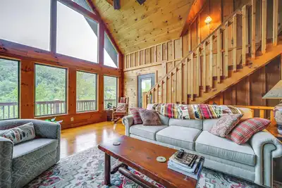 Image de Decks & Mountain Views: Waynesville Getaway!