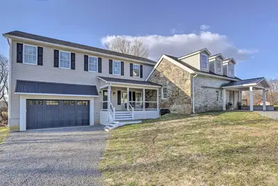 Image de Morrisonville Manor w/ Fire Pit & Hot Tub!