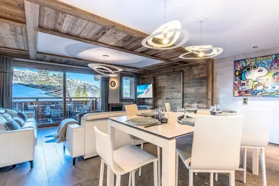 Appartement skis aux pieds avec accès Spa, conciergerie 5*, balcon orienté Ouest