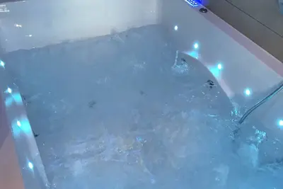 Image de F1 35m2 sauna jacuzzi 10min centre Strasbourg