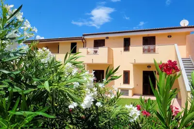 Image de Comfort apartment with air conditioning, Tv and washing machine in a quiet location