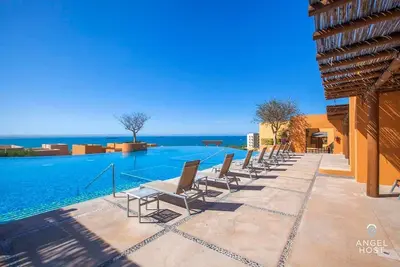 Image de 2-Story Oceanview Home | Golf Cart | Puerta Cortes