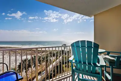 Image de Destin on the Gulf 501 is a Beautiful Gulf Front 5th Floor with Free Beach Servi