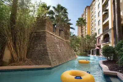 Image de Enjoy the luxury & excitement of Lake Buena Vista with a splash of Disney Magic
