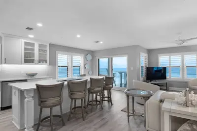 Image de Gulf Front, Gated Community, Free Beach Service