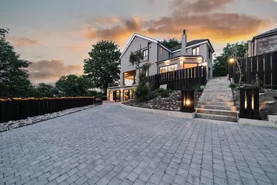 Image de Luxury Designer Villa with hot tub and sauna