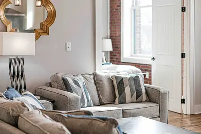 Image de Luxury Corner Condo ~ Walk to Old City