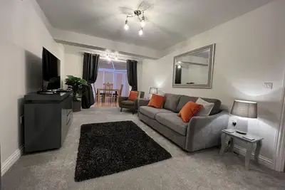 Image de Cotswold apartment with private parking!