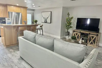 Image de Gorgeous + king beds villa