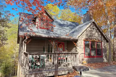 Image de Spring specials• 6 miles from Dollywood🎢•HotTub•wooded setting• 5⭐️ reviews