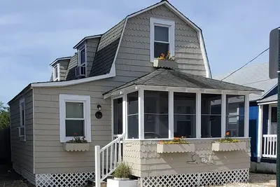Image de 3 bed 2 blocks from Beach. Parking & Beach Badges Included