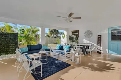 Image de Experience seaside bliss at our 3-bedroom home near Fort Pierce Beach