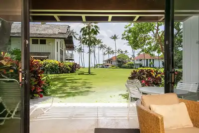 Image de Kiahuna #24 Partial Ocean View Ground Level Corner Unit Steps from Beach