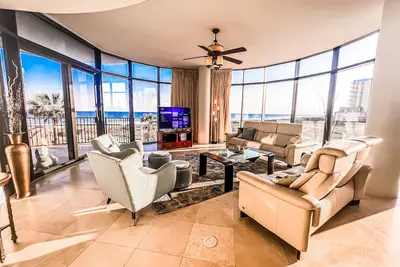 Image de Where the Beach meets luxury! Beachfront!