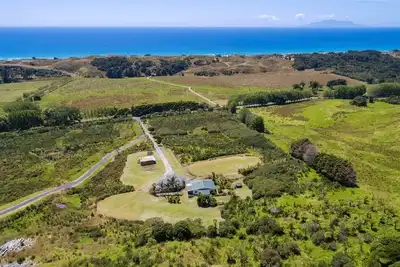 Image de Coastal Farmhouse- Stars, Spa and Birdsong