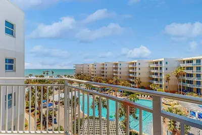 Image de 5th-Floor Condo w/Pool & Ocean Views, Balcony, Shared Outdoor Pool, Hot Tub, Gym