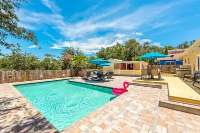 Image de Dog-friendly home with private pool, patio, bar, & new 300-ft dog park