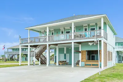Image de Stunning gulf-view home with outdoor entertainment spaces & beach access
