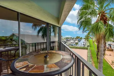 Image de Luxury Condo at Ocean Front Kawama Tower Complex