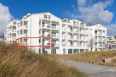 Image de Stylish apartment in the first row on the beach with wonderful sea views - apartment complex