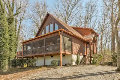 Image de Lake & Mountain-View Hideaway w/ Fireplace, Ac, WiFi & 4 TVs - Dogs Welcome