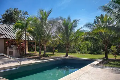 Image de Off-grid oasis with private pool, patio, grill & partial Ac