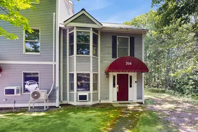 Image de Bay View Dog-Friendly Townhouse w/Porch, Gas Grill, Washer/Dryer, Partial A/C