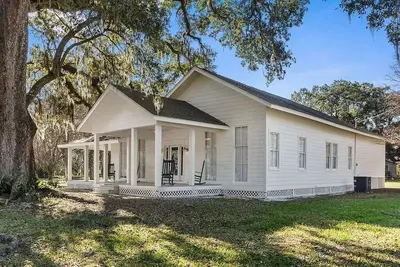 Image de Restored 1874 Colonial Bayou Home
