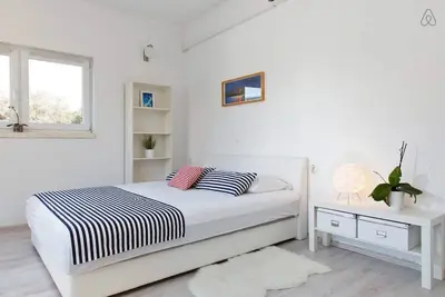 Image de Summer holiday No. 2 studio apartm. - 2 min walk to the beach, free:Wi-Fi, parking