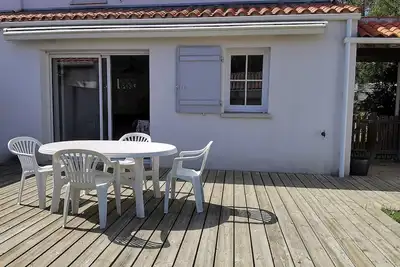 Image de Maison sous les pins pour 4/5 personnes, plage proche, parking privatif