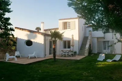 Image de Maison avec jardin au coeur d'un village et Ă 5 min des plages