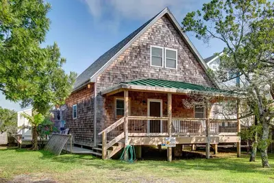 Image de The Cozy Clam is a tastefully decorated cottage with two separate living rooms.