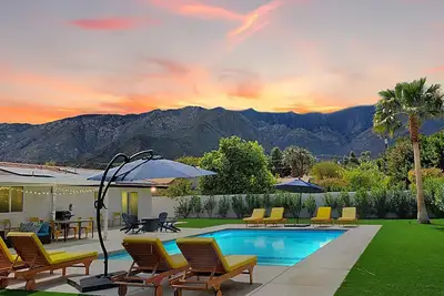 Image de Mtn View-Salt Water Pool Spa-5 min Dt-Bbq-LushYard