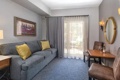 Image de Resort Suite King room at the Vino Bello Resort in Napa, Ca