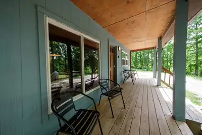 Image de Kim's Retreat: 3-Br Cabin w\/ Hot Tub near Natural Bridge & Red River Gorge