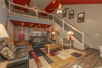 Image de 3br, hot tub, pool table!