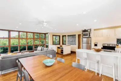 Image de Luxury 3-bedroom Pines house with 360-degree views