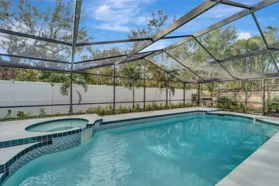 Image de Contemporary Home with heated Large Pool and Spa