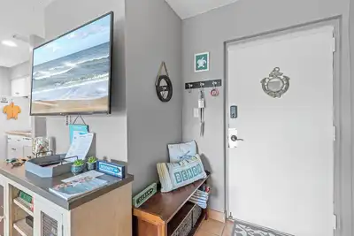 Image de Cozy One-Bedroom Getaway By Pool and Ocean