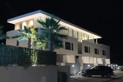 Image de Appartement dans Okrug Gornji avec terrasse, Climatisation, Wifi, Machine à laver (5070-1)