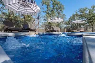 Image de Lux Farmhouse-Heated Pool/Casita/Game Room/Spa House
