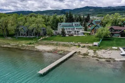Image de Spinnaker Point #1 - Why rent near the beach in Bear Lake when you can rent On the beach! ?