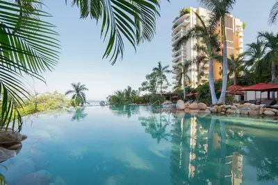 Image de Exclusive 2 bedroom Garza Blanca Resort on the beach condo, year round