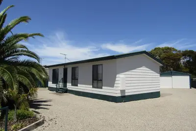 Image de The Shack @ Hardwicke ~ Free Wifi, Short walk to beach
