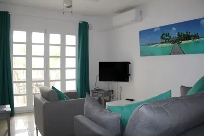 Image de 1 Bed Apt Villamartin Plaza Overlooking Communal Pool