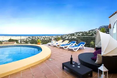 Image de Maison de vacances privée avec climatisation, piscine privée, Wifi, Tv, terrasse, parking