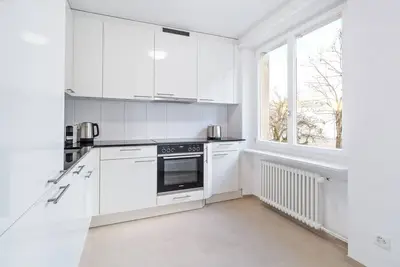 Image de Sunny Oerlikon 3. 5 Room w/ Balcony, 1min to Train Station, by Blueground