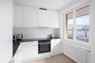 Image de Roomy Oerlikon 3. 5 Room w/ Parking, 1min to Train Station, by Blueground